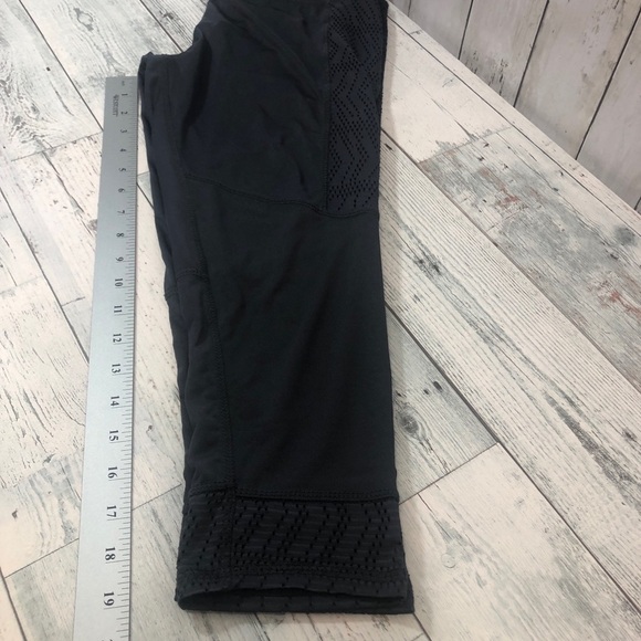 Adrienne Vittadini Sport Super Lightweight Mesh Capri Crop Leggings M - Picture 8 of 8